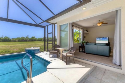 House in Rotonda, Florida 3 bedrooms, 277.78 sq.m. № 1781377 - photo 12