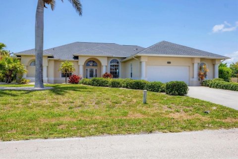 House in Rotonda, Florida 3 bedrooms, 277.78 sq.m. № 1781377 - photo 3