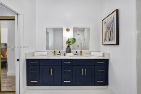 House in Greenacres, Florida 4 bedrooms, 206.24 sq.m. № 2057803 - photo 6