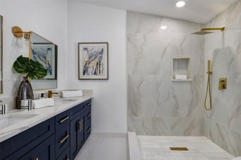 House in Greenacres, Florida 4 bedrooms, 206.24 sq.m. № 2057803 - photo 8