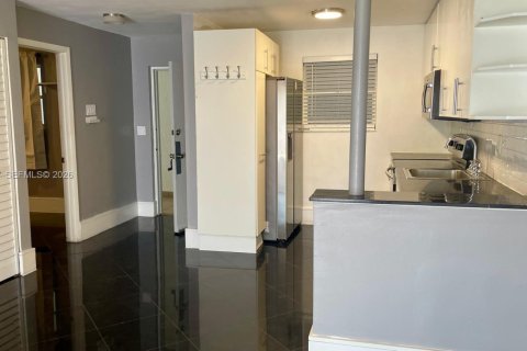 Copropriété à vendre à North Miami Beach, Floride: 2 chambres, 90.12 m2 № 2057653 - photo 11