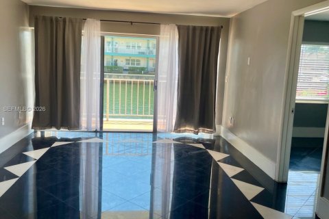 Copropriété à vendre à North Miami Beach, Floride: 2 chambres, 90.12 m2 № 2057653 - photo 12