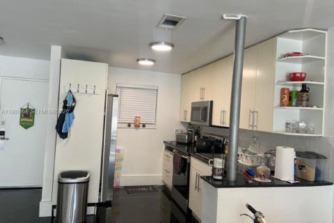 Copropriété à vendre à North Miami Beach, Floride: 2 chambres, 90.12 m2 № 2057653 - photo 4