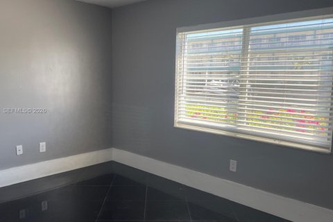 Copropriété à vendre à North Miami Beach, Floride: 2 chambres, 90.12 m2 № 2057653 - photo 14
