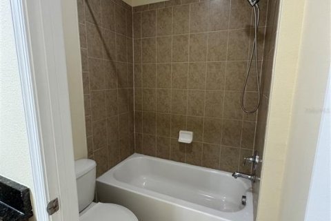Снять в аренду таунхаус в Орландо, Флорида 3 спальни, 157.75м2, № 1827162 - фото 13