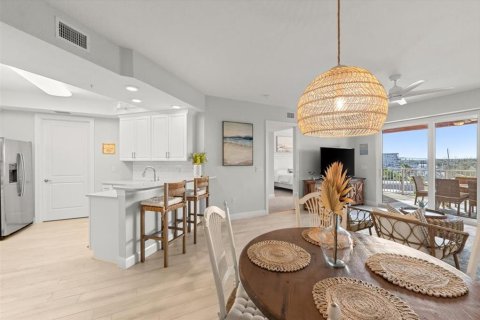 Condo in New Smyrna Beach, Florida, 2 bedrooms  № 1824648 - photo 16