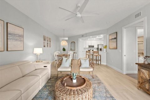 Condo in New Smyrna Beach, Florida, 2 bedrooms  № 1824648 - photo 10
