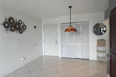 Copropriété à vendre à Miami, Floride: 2 chambres, 83.61 m2 № 2090528 - photo 3
