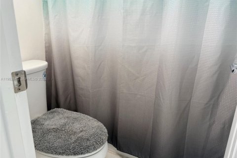 Copropriété à vendre à Miami, Floride: 2 chambres, 83.61 m2 № 2090528 - photo 13