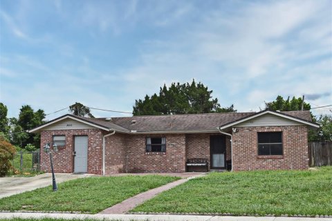 House in Deltona, Florida 4 bedrooms, 145.95 sq.m. № 1900748 - photo 25