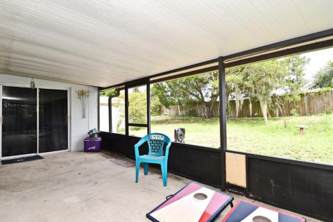 House in Deltona, Florida 4 bedrooms, 145.95 sq.m. № 1900748 - photo 23