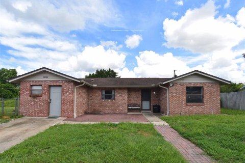House in Deltona, Florida 4 bedrooms, 145.95 sq.m. № 1900748 - photo 1