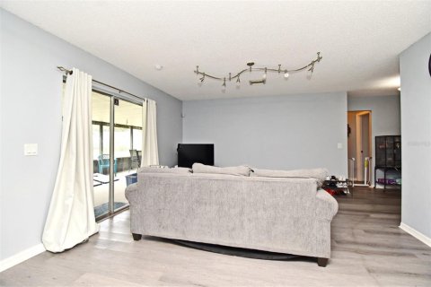 House in Deltona, Florida 4 bedrooms, 145.95 sq.m. № 1900748 - photo 4