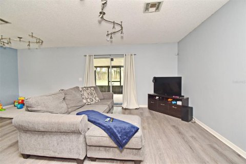 House in Deltona, Florida 4 bedrooms, 145.95 sq.m. № 1900748 - photo 3