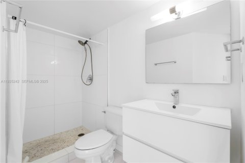 Condominio en venta en Miami Beach, Florida, 2 dormitorios, 99.41 m2 № 1983856 - foto 12