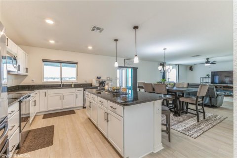 Casa en alquiler en Winter Haven, Florida, 4 dormitorios, 226.68 m2 № 1812696 - foto 19