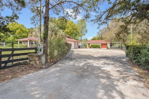 Casa en alquiler en Belleview, Florida, 3 dormitorios, 167.69 m2 № 2221473 - foto 4