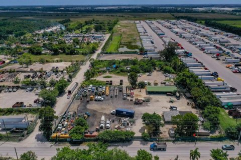 Купить коммерческую недвижимость в Майами, Флорида № 1962905 - фото 8