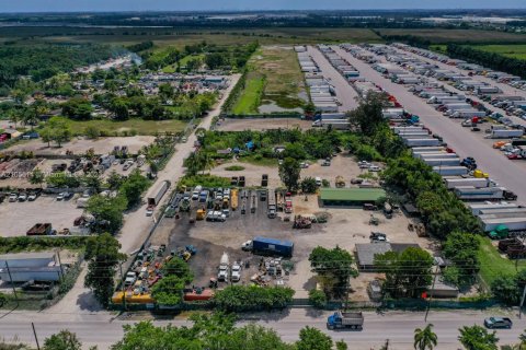 Купить коммерческую недвижимость в Майами, Флорида № 1962905 - фото 7