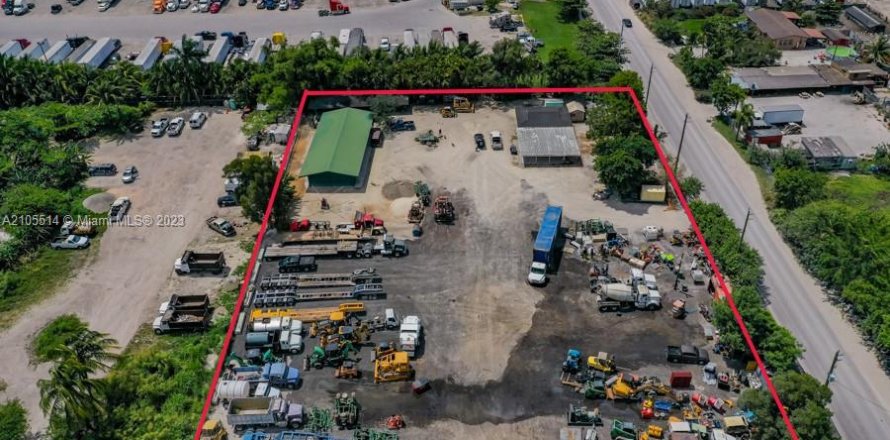 Коммерческая недвижимость в Майами, Флорида № 1962905