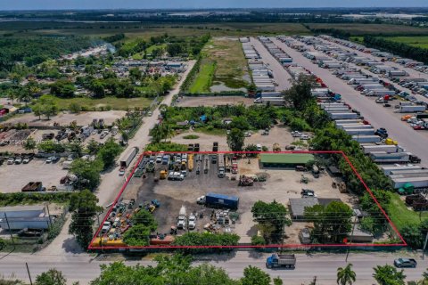 Купить коммерческую недвижимость в Майами, Флорида № 1962905 - фото 25