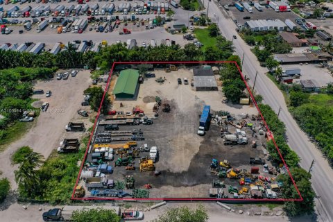 Купить коммерческую недвижимость в Майами, Флорида № 1962905 - фото 29