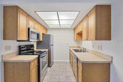 Condo in Sarasota, Florida, 1 bedroom № 2230807 - photo 11