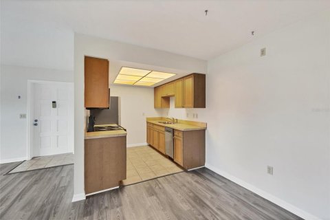 Condo in Sarasota, Florida, 1 bedroom № 2230807 - photo 16