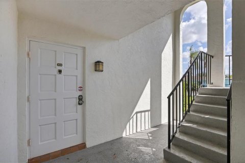 Condo in Sarasota, Florida, 1 bedroom № 2230807 - photo 3