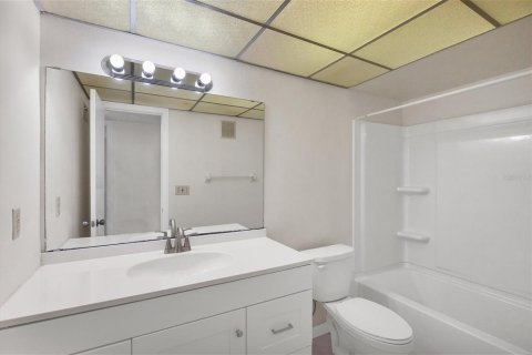 Condo in Sarasota, Florida, 1 bedroom № 2230807 - photo 20