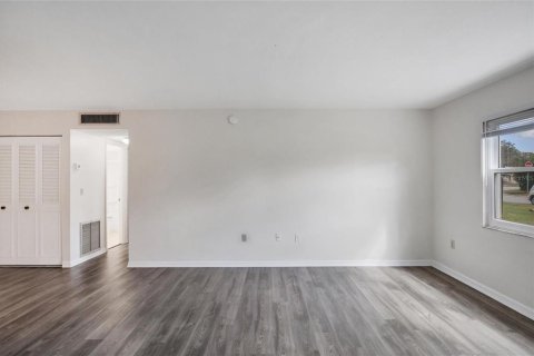 Condo in Sarasota, Florida, 1 bedroom № 2230807 - photo 4