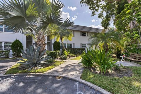 Condo in Sarasota, Florida, 1 bedroom № 2230807 - photo 27