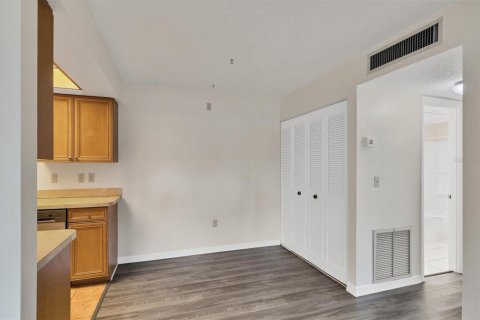 Condo in Sarasota, Florida, 1 bedroom № 2230807 - photo 10