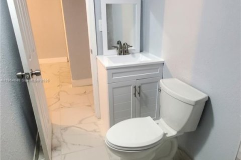 Propiedad comercial en alquiler en Miramar, Florida, 1 dormitorio, 46.45 m2 № 2020327 - foto 5