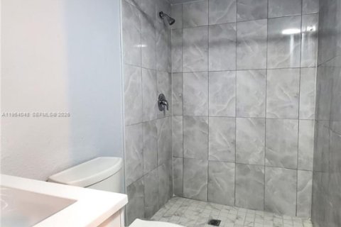 Propiedad comercial en alquiler en Miramar, Florida, 1 dormitorio, 46.45 m2 № 2020327 - foto 4