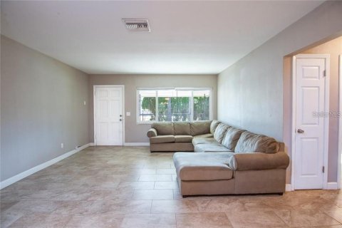 House in Clearwater, Florida 2 bedrooms, 114.46 sq.m. № 1807190 - photo 3