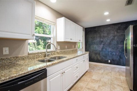 House in Clearwater, Florida 2 bedrooms, 114.46 sq.m. № 1807190 - photo 10