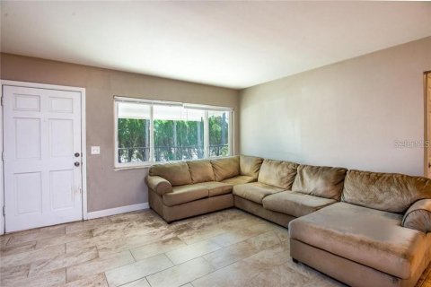 House in Clearwater, Florida 2 bedrooms, 114.46 sq.m. № 1807190 - photo 2