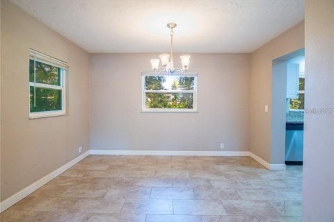 House in Clearwater, Florida 2 bedrooms, 114.46 sq.m. № 1807190 - photo 8