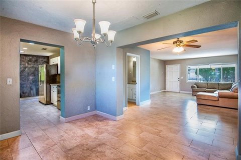 House in Clearwater, Florida 2 bedrooms, 114.46 sq.m. № 1807190 - photo 6