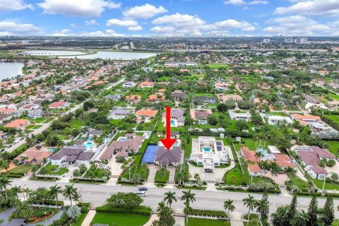 Купить виллу или дом в Майами, Флорида 5 спален, 343.92м2, № 2080104 - фото 14