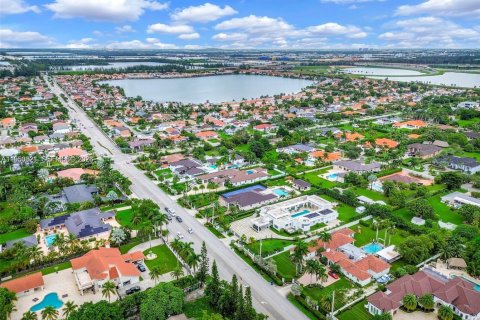Купить виллу или дом в Майами, Флорида 5 спален, 343.92м2, № 2080104 - фото 5
