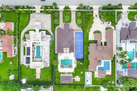 Купить виллу или дом в Майами, Флорида 5 спален, 343.92м2, № 2080104 - фото 13