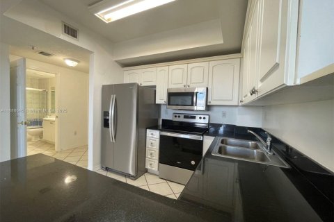 Copropriété à louer à Miami, Floride: 2 chambres, 85.19 m2 № 1942057 - photo 6