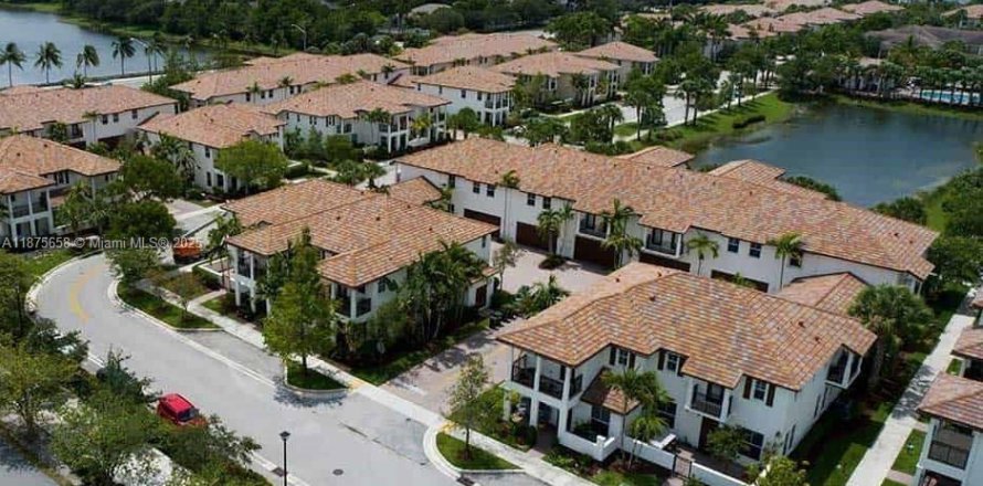 Touwnhouse à Coconut Creek, Floride 3 chambres, 164.25 m2 № 1921899
