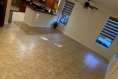Touwnhouse à vendre à Coconut Creek, Floride: 3 chambres, 164.25 m2 № 1921899 - photo 8