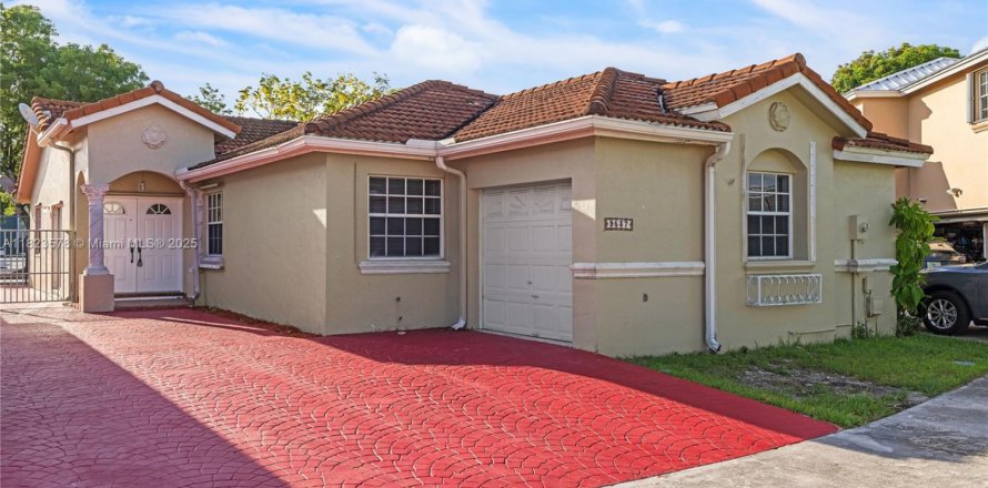 Casa en Miami, Florida 3 dormitorios, 150.22 m2 № 1790618