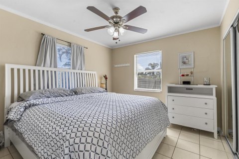 Villa ou maison à vendre à Port St. Lucie, Floride: 3 chambres, 109.16 m2 № 2187969 - photo 12