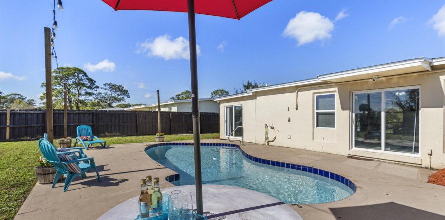 Villa ou maison à Port St. Lucie, Floride 3 chambres, 109.16 m2 № 2187969
