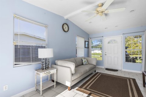 Villa ou maison à vendre à Port St. Lucie, Floride: 3 chambres, 109.16 m2 № 2187969 - photo 15